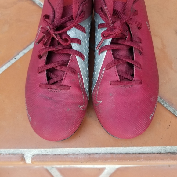 Soccer Cleat - Picture 5 of 5